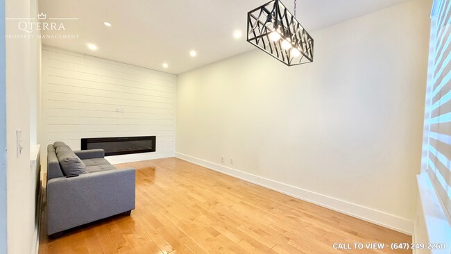 Photo du bâtiment - 388 Prince Of Wales Dr