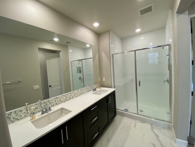 Building Photo - 1210 Delpy View Point