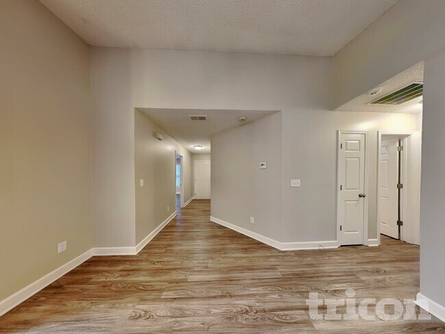 Foto del edificio - 2668 Captains Watch Rd NE