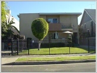 Building Photo - 2720 Raymond Ave