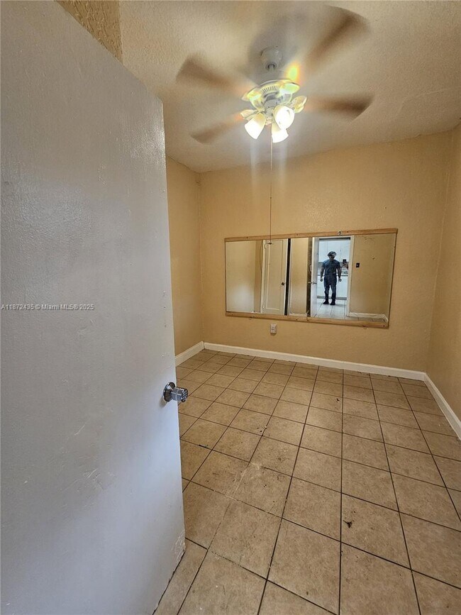 Foto del edificio - 2984 SW 15th Ave