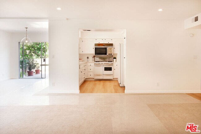 Foto del edificio - 6752 Hillpark Dr