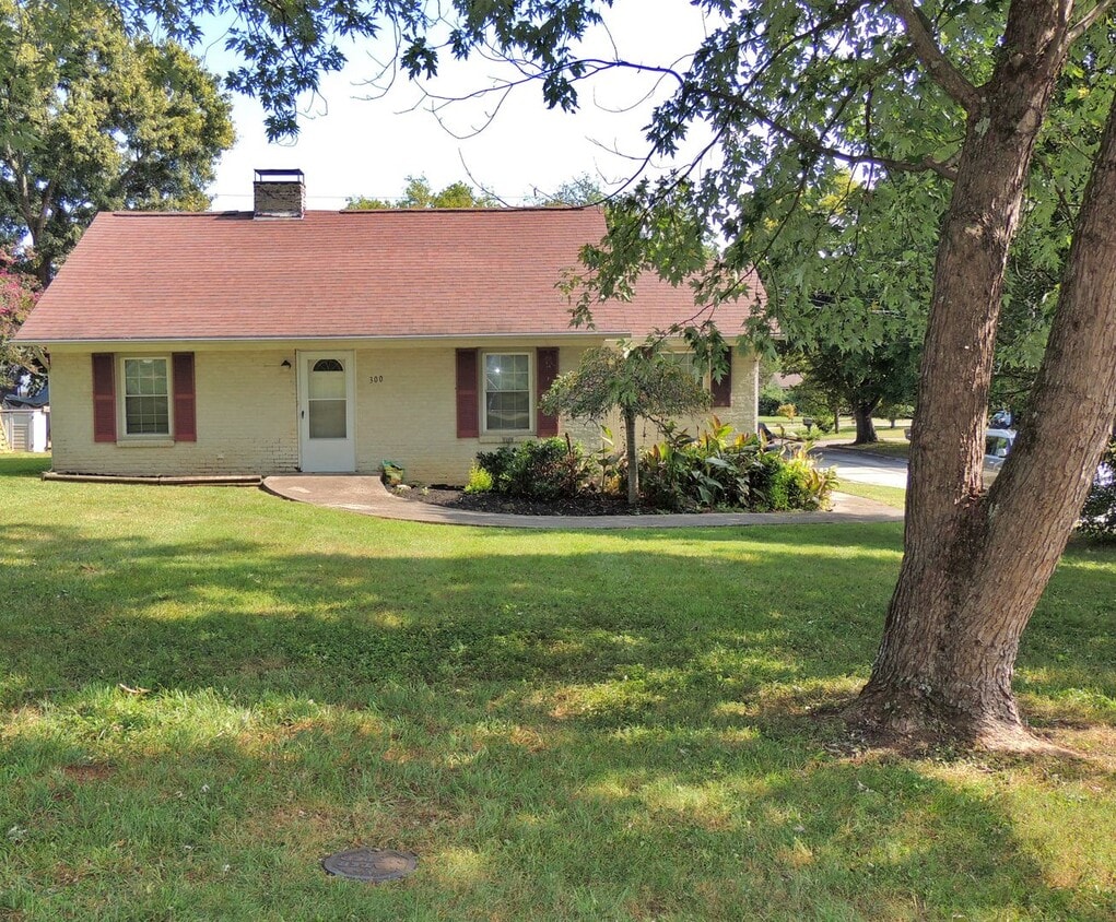 COMING SOON! Available now Beautiful 3 Bedroom in ALCOA! - COMING SOON!   Available now Beautiful 3 Bedroom in ALCOA!