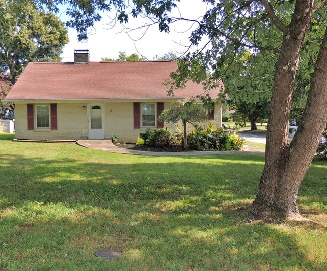 COMING SOON! Available now Beautiful 3 Bedroom in ALCOA! - COMING SOON!   Available now Beautiful 3 Bedroom in ALCOA! House
