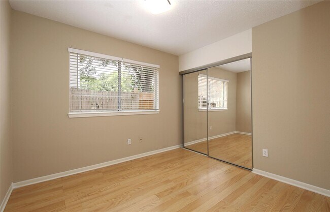 Building Photo - 18203 Brooknoll Dr
