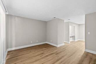 Interior Photo - Skyland Pointe