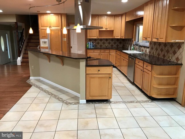 Building Photo - 7078 Token Valley Rd