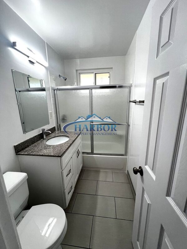 Foto del edificio - 1025 W 25th St