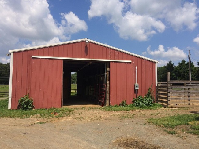 Building Photo - 5395 Courtneys Corner Road