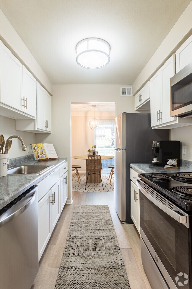 Northeast Warren Apartments for Rent with a Swimming Pool Warren, MI