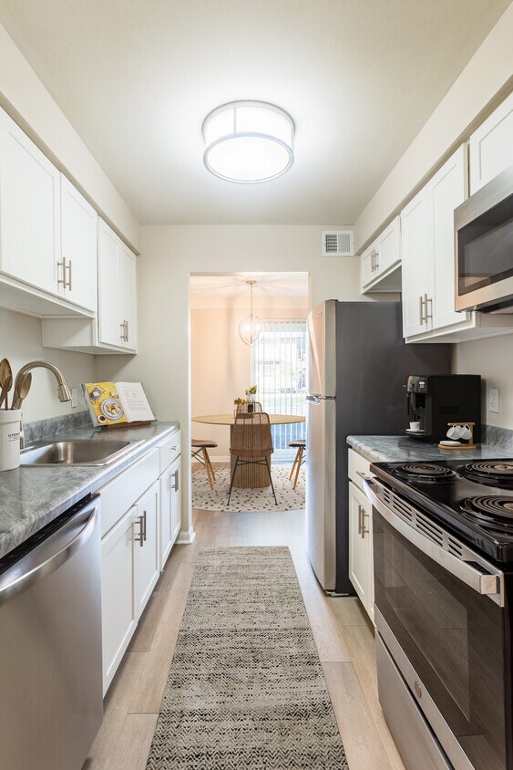 Regency Park Apartments in Warren, MI