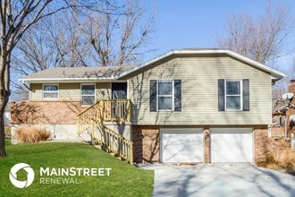 Building Photo - 305 SE Westminister Rd