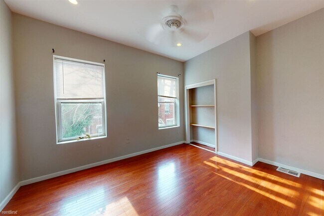 Foto del edificio - 5 br, 2 bath House - 2215 N SYDENHAM ST Un...