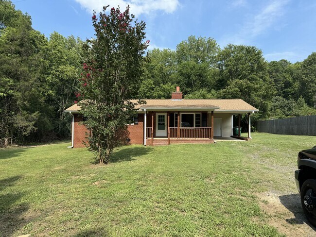 Building Photo - 2302 Chestnut Ridge Church Rd