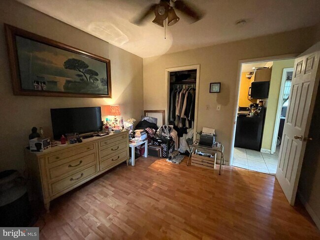 Foto del edificio - 207 Irving Ave