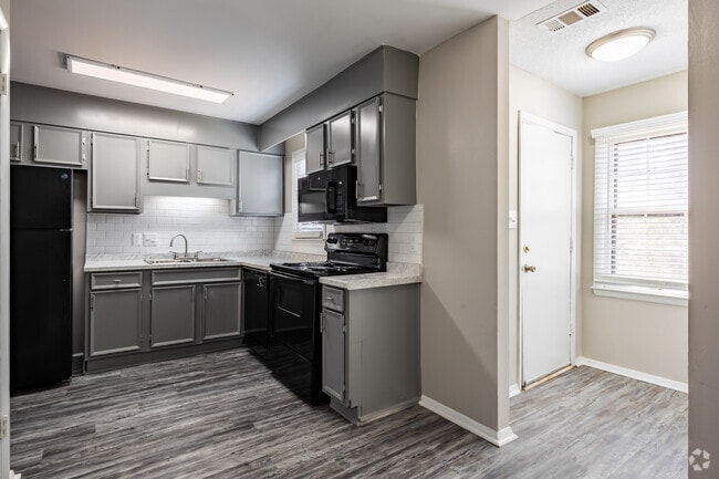 1BR, 1.5BA - 870SF - Skylar Pointe Apartments