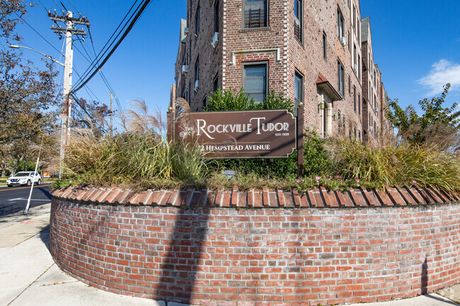 Building Photo - Rockville Tudor Apt. Corp.