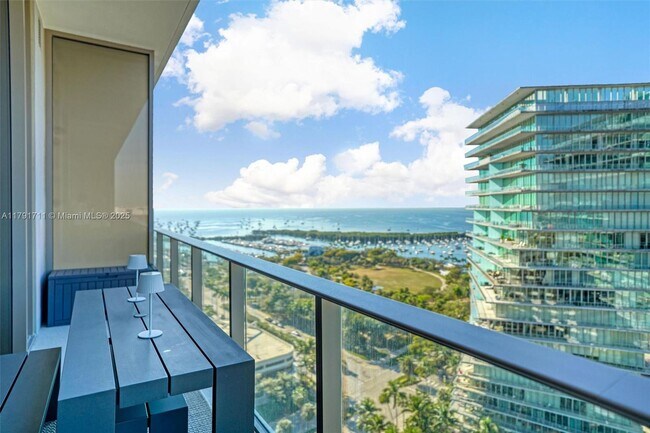 Foto del edificio - 2655 S Bayshore Dr