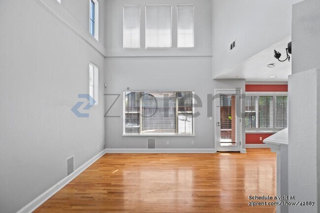 Foto del edificio - 350 Sutterwind Dr