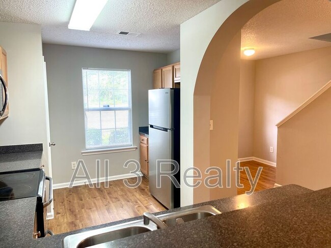 Building Photo - 140 Prattling Ct