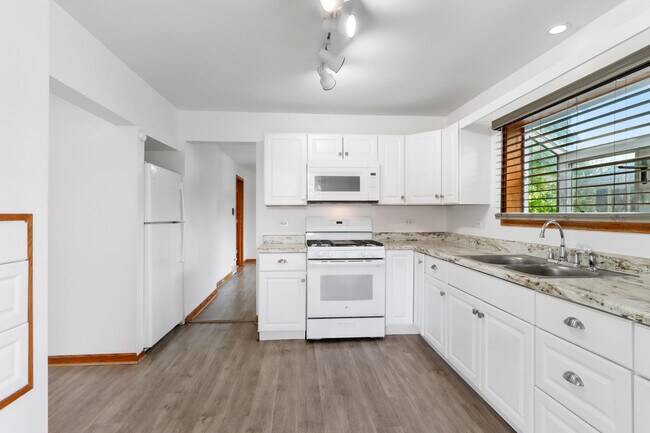 Foto del edificio - 124 Phillips Ave