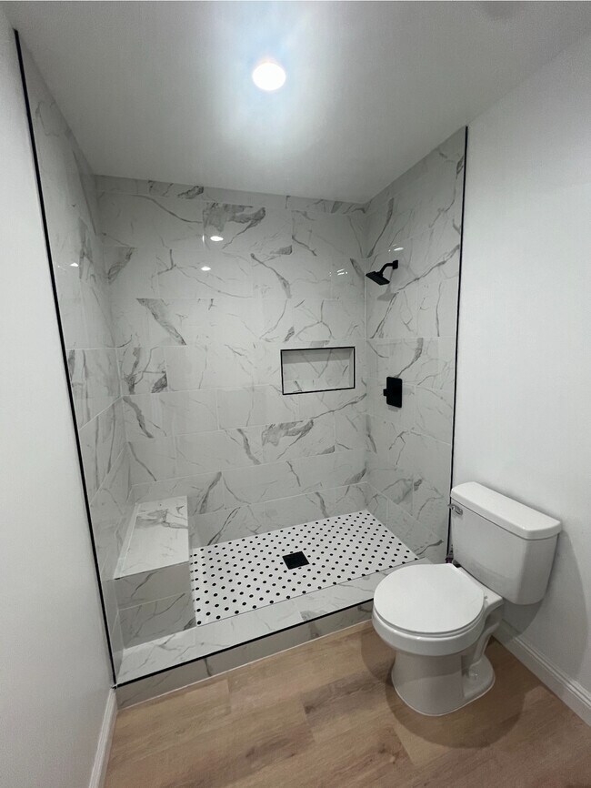 Foto del edificio - 1539 W 213th St