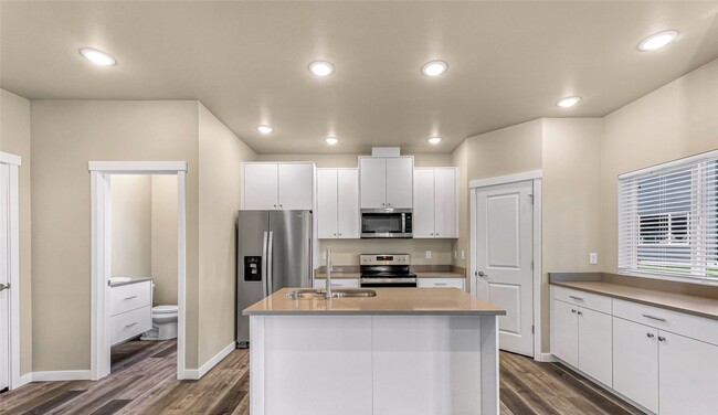 Foto del edificio - Newer 3 Bed 2 Bath House in Blaine--Close ...
