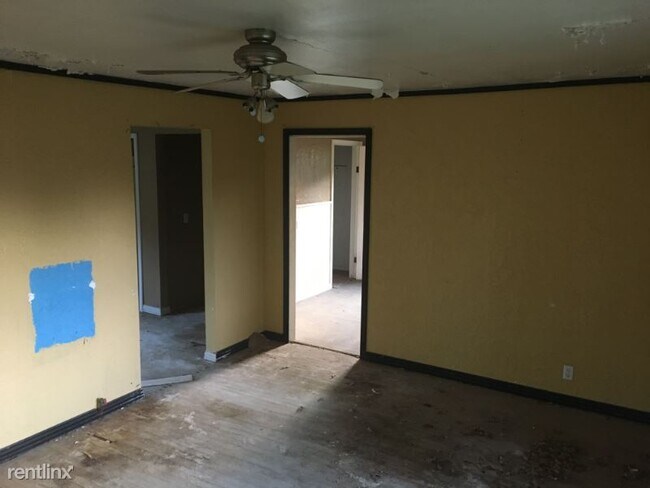 Building Photo - 3 br, 1 bath House - 1310 W Cypress Ave