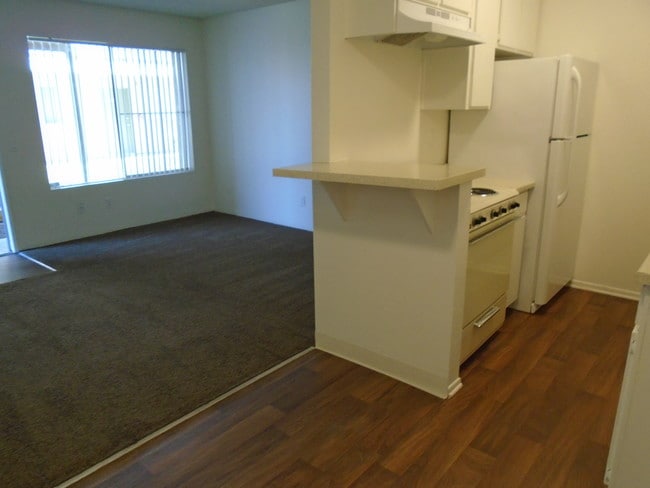 Building Photo - Kendall Brook Apartments