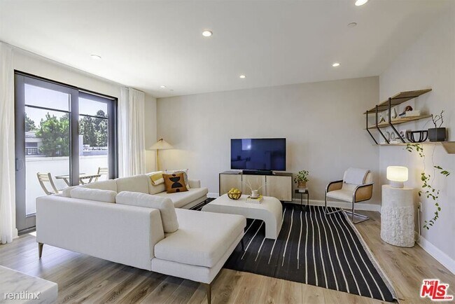 Building Photo - 3 br, 3 bath Condo - 859 S Lucerne Blvd Ap...