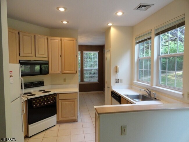 Foto del edificio - 78 Pheasant Brook Ct