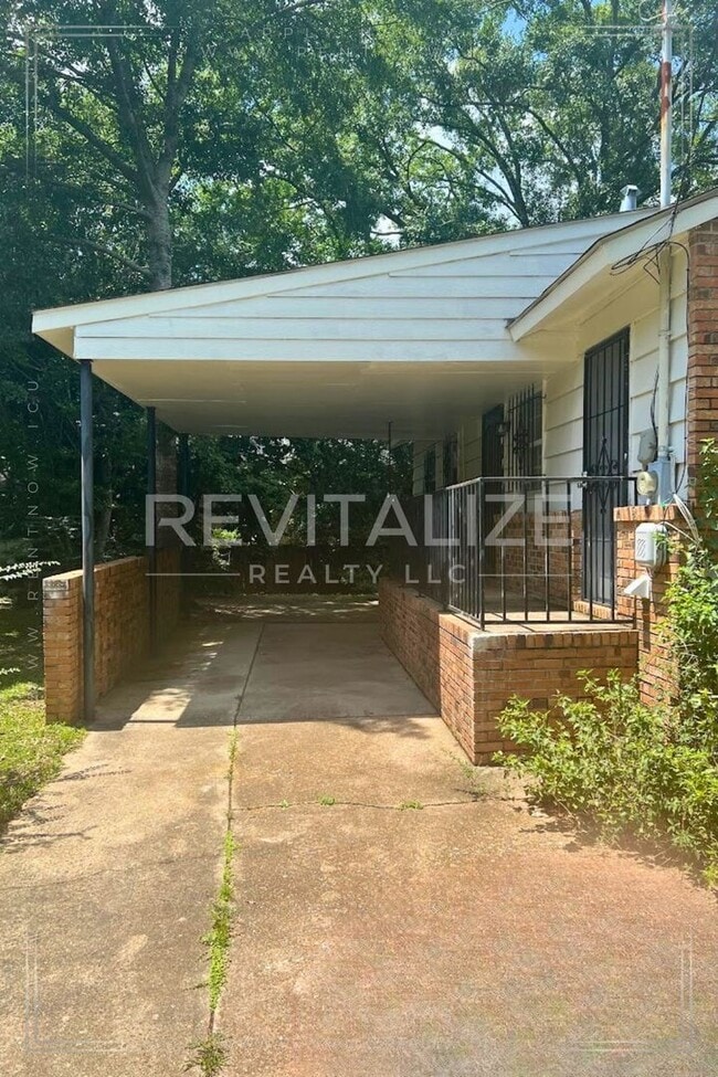 Building Photo - Modern 3 Bed / 2 Bath in Berkshire Hills