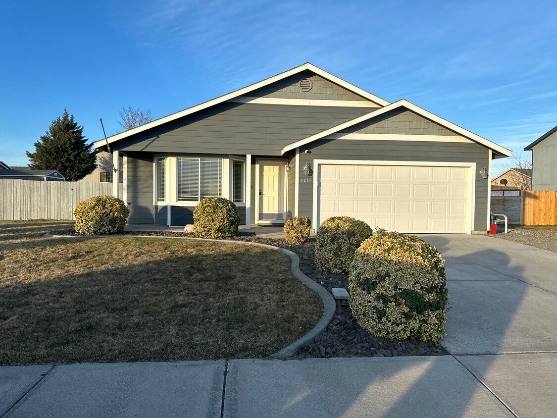 Primary Photo - 4211 Messara Ln