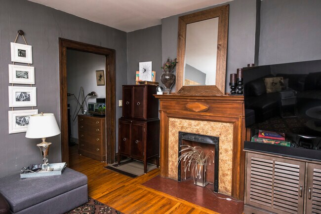 Foto del edificio - 137 W Lakeview Ave