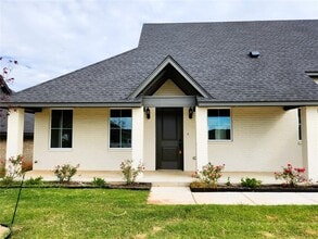 Building Photo - 11621 NW 102nd St