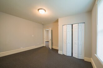 Building Photo - 2418 3rd St NE