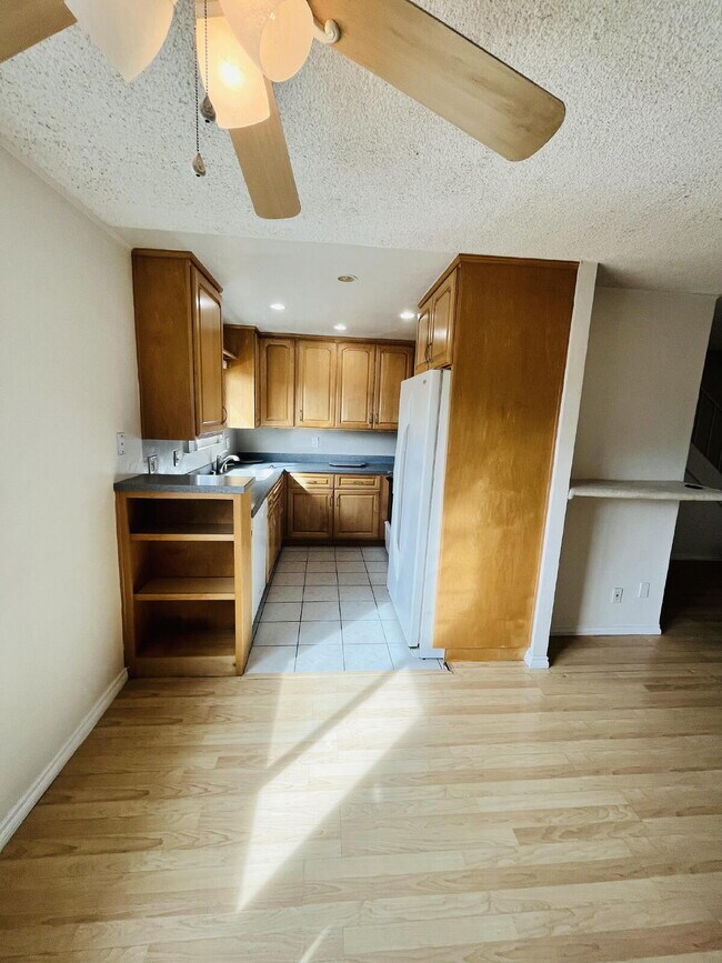 Building Photo - $2,500 - 2 Bed / 1.5 Bath Condo in La Mesa