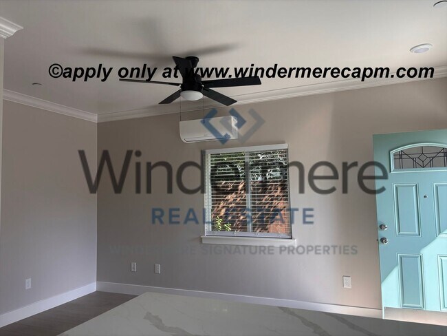 Building Photo - 5453br