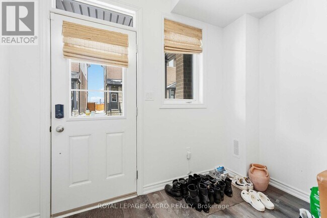 Building Photo - 61 Soho St