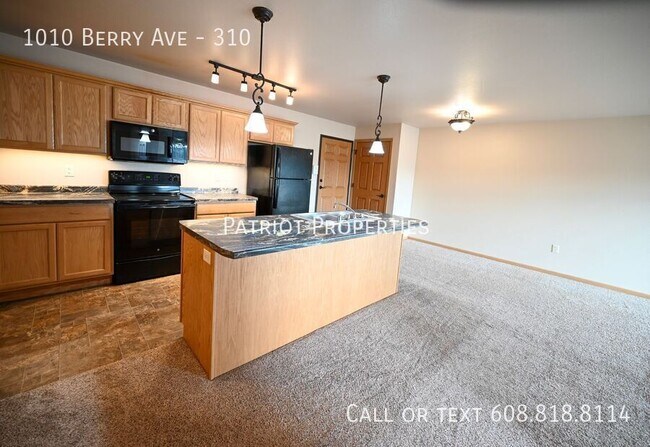 Foto del edificio - 1010 Berry Ave