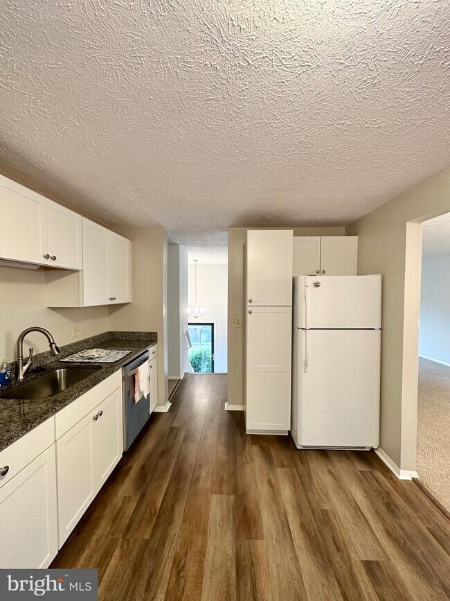 8490 Falling Leaf Rd, Springfield, VA 22153 House Rental in