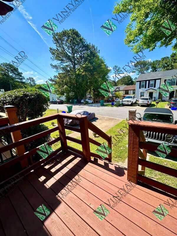 Foto del edificio - 1270 Ridgecrest Lane