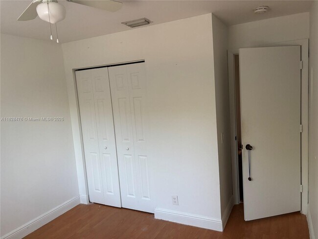 Foto del edificio - 4361 Dogwood Cir