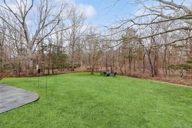 Foto del edificio - 110 Greenleaf Ln