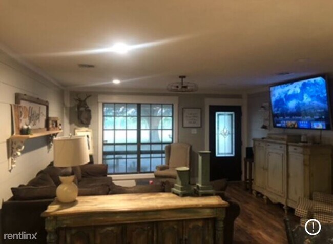 Building Photo - 3 br, 2 bath House - 1080 Wyatt Rd
