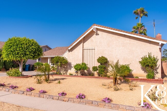 Foto del edificio - Stunning 4-Bedroom Simi Valley Home with P...