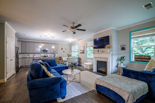 Building Photo - 439 Vinings Vintage Cir