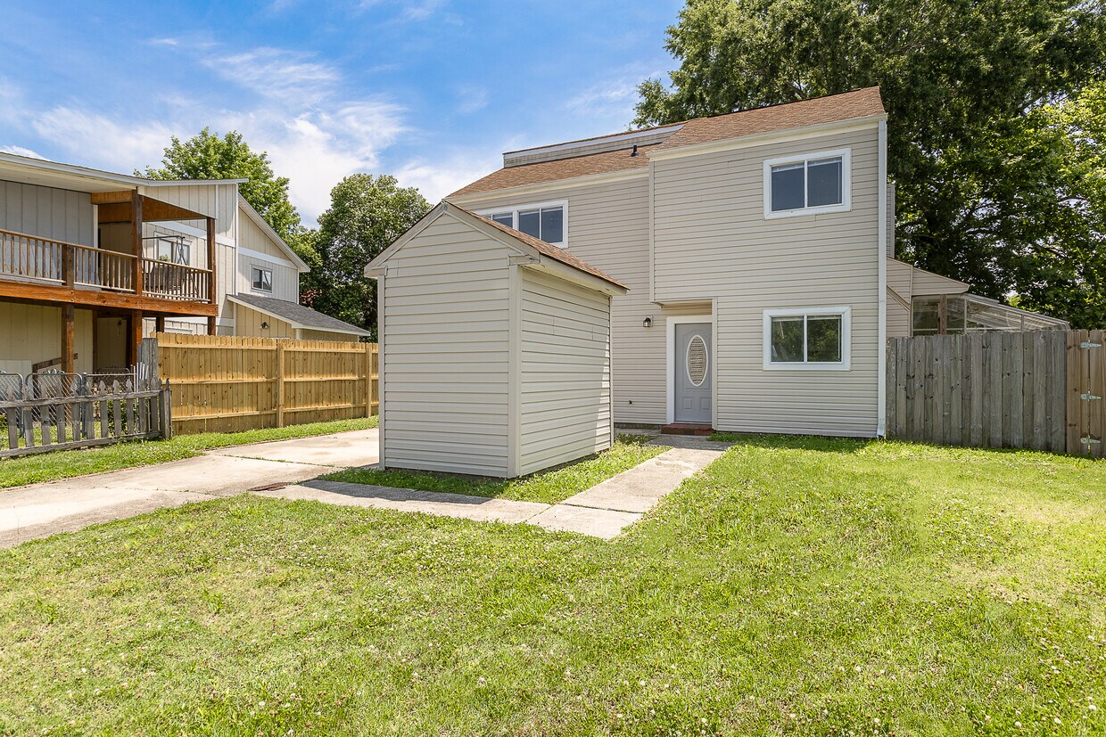 Foto principal - 220 W Saltwood Pl