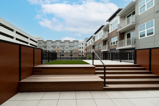Building Photo - Rosera Wesmont