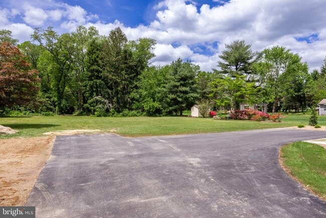 Foto del edificio - 1842 S Spring Rd